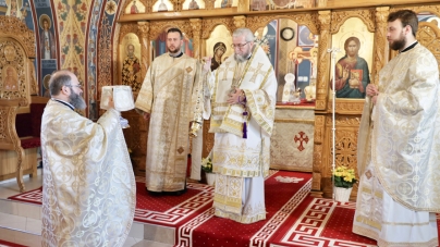 Sfânta Liturghie Arhierească de Duminica Sfântului Apostol Toma (GALERIE FOTO)