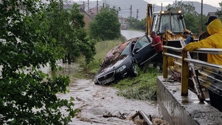 Statistică CJSU Maramureș: 2020, anul provocărilor. Coduri roșii meteo, pagube uriașe făcute de inundații, alunecări de teren și pericolul COVID-19 (FOTO)