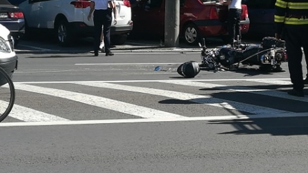 Ultima oră: Motociclist accidentat în centrul municipiului Baia Mare, pe bulevardul București (FOTO)