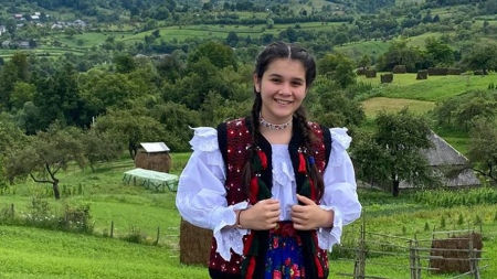 De vorbă cu Iulia Ioana Vlad: „Părinții mi-au descoperit talentul, însă nu știu dacă am moștenit pe cineva anume, este un dar de la Dumnezeu” (FOTO)