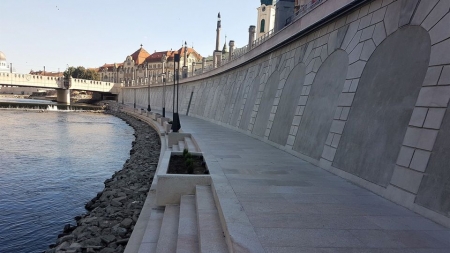 Lucrări intense: Zona de promenadă din Oradea, de pe Crișul Repede, aproape gata. Iată cum arată! (FOTO)