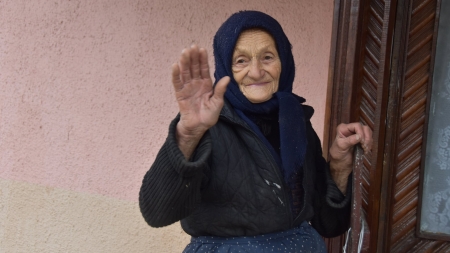 Daruri pentru cei 22 de cetățeni ai comunei Fărcașa care au vârsta peste 90 de ani (FOTO)