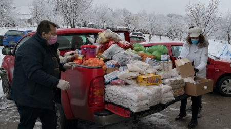 Din suflet pentru suflete: Mai mulți maramureșeni cu inimă mare au pus mână de la mână pentru a aduce zâmbete pe buzele semenilor (VIDEO ȘI FOTO)