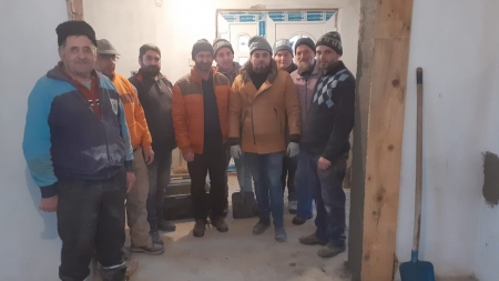 Familie preoțească greu încercată: Preoții din zona Lăpuș s-au implicat în finisarea casei particulare a acesteia (FOTO)