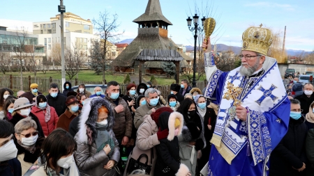 Praznicul Botezului Domnului la Catedrala Episcopală „Sfânta Treime” din Baia Mare (GALERIE FOTO)