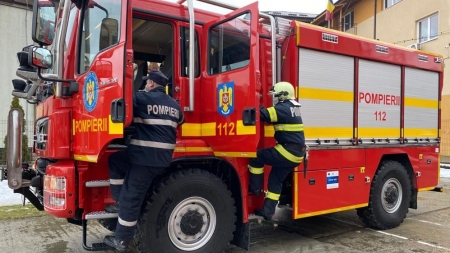 O autospecială nouă – construită pentru intervenția la incendii de pădure – a intrat în dotarea pompierilor militari maramureșeni (FOTO)