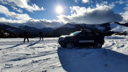 Captură în Maramureș: Trei tineri din Bistrița, prinși în Bogdan Vodă de polițiștii de frontieră, cu substanțe interzise asupra lor (FOTO)