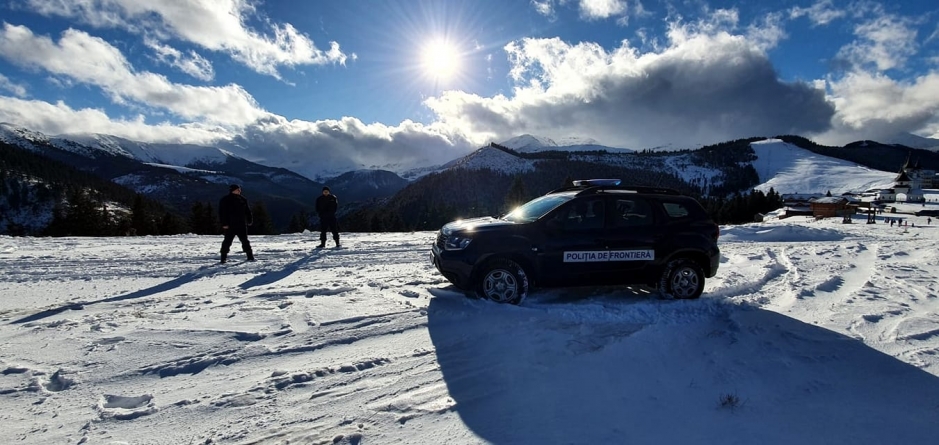 Captură în Maramureș: Trei tineri din Bistrița, prinși în Bogdan Vodă de polițiștii de frontieră, cu substanțe interzise asupra lor (FOTO)