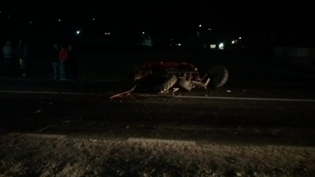 Accident în Cărbunari: O mașină și un tractor au intrat în coliziune; Ambii șoferi aveau alcoolemie (FOTO)