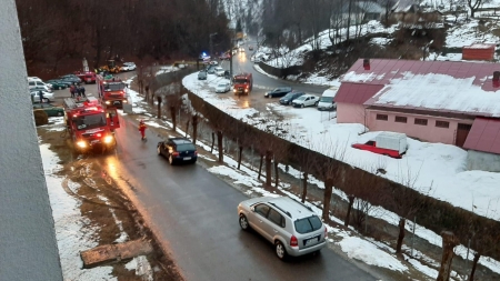 Actualizare: Incendiu la Spitalul Cavnic: 71 persoane au fost evacuate, nicio persoană nu a fost rănită. Cauza, o țigară aruncată de un pacient (VIDEO ȘI FOTO)