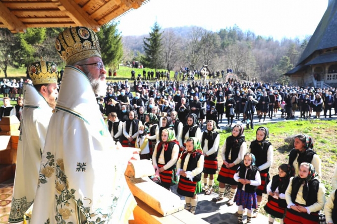 Sfânta Liturghie arhierească la Mănăstirea Bârsana; PS Timotei: „Postul este o bucurie a sufletului, este o bucurie a fiinţei noastre” (FOTO)