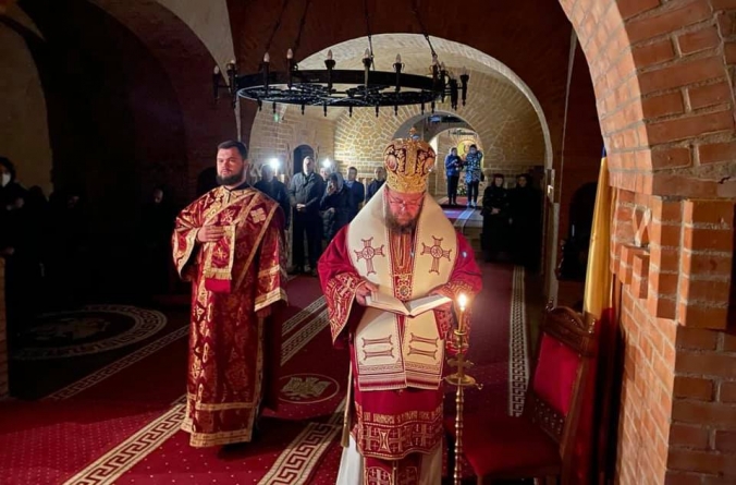 Sfânta Liturghie din Joia Mare la Mănăstirea Scărișoara Nouă (FOTO)