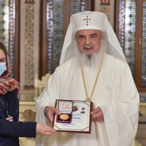 Maramureșul prezent: Patriarhul Daniel le-a oferit preşedinţilor filialelor ASCOR din țară diploma omagială cu medalie a anului 2020 (FOTO)