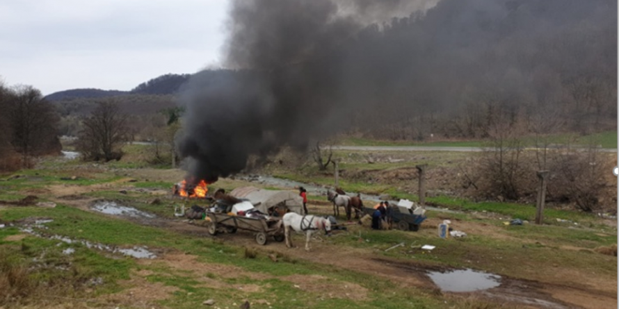 Romi evacuați din zona ”La Brigadă” din Șurdești, pentru că locuiau fără forme legale