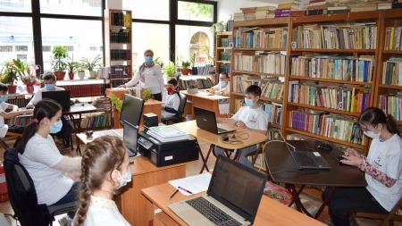 Tehnologie: Club CODE Kids la Biblioteca Vișeu de Sus   