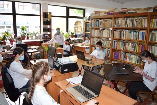 Tehnologie: Club CODE Kids la Biblioteca Vișeu de Sus   