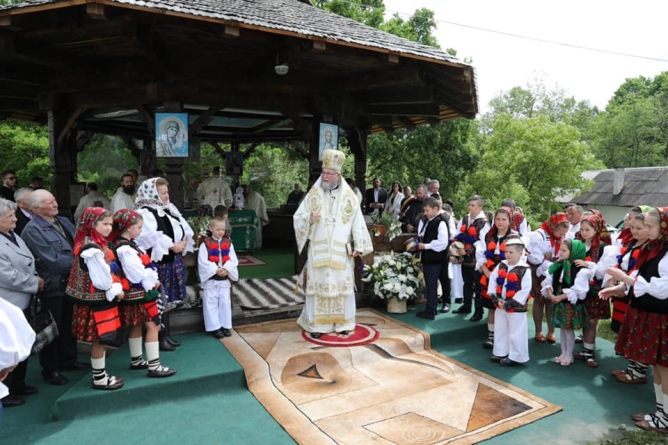 Sfânta Liturghie arhierească la Schitul Văleni (GALERIE FOTO)