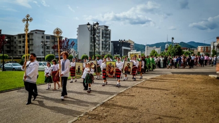 Vecernia plecării genunchilor și Procesiunea de Rusalii la Catedrala Episcopală Baia Mare (FOTO)