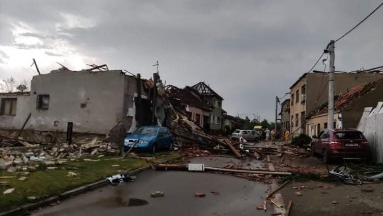 Tornadă devastatoare în Cehia, soldată cu mai mulți morți și 150 de răniți