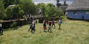 „Jocurile copilăriei” la Muzeul Satului din Baia Mare