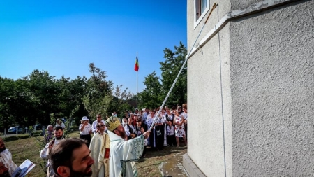 PS Timotei a târnosit biserica Parohiei Ortodoxe Scărișoara Nouă (FOTO)