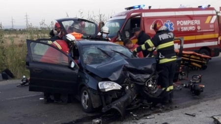 Accident în Baia Mare: Coliziune frontală pe strada Fabricii. Ambii șoferi au fost transportați de urgență la spital (FOTO)