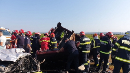 Weekend tragic în România: 24 de morți în accidente rutiere. Apelul ministrului MAI către șoferi: „Grăbiți-vă încet”