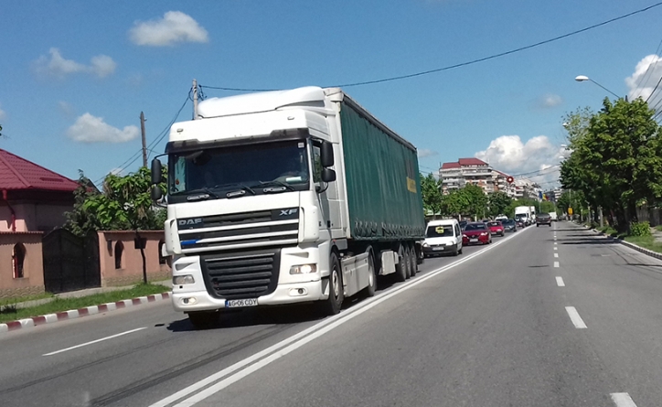 Valabil și pentru Maramureș: Restricții de circulație pentru autovehiculele cu masa totală mai mare de 7,5 tone pe sectoarele de drumuri naționale