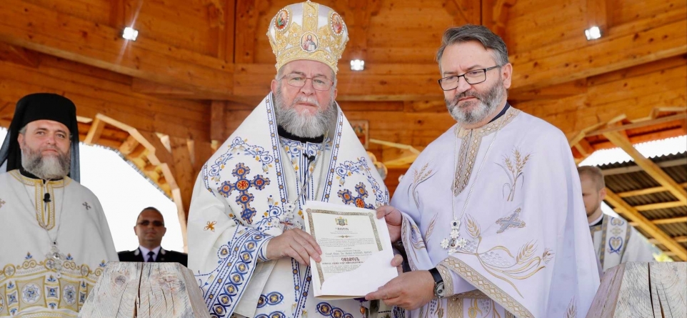 Decanul Facultăţii de Teologie din Sibiu a primit Ordinul „Crucea Sfântul Iosif Mărturisitorul”