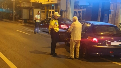 Acțiune pentru un trafic rutier în siguranță: Polițiștii au aplicat 60 de amenzi, în valoare de 52.200 de lei