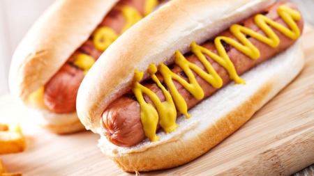 Studiu: Un singur hot dog mâncat poate reduce speranța de viață cu 36 de minute