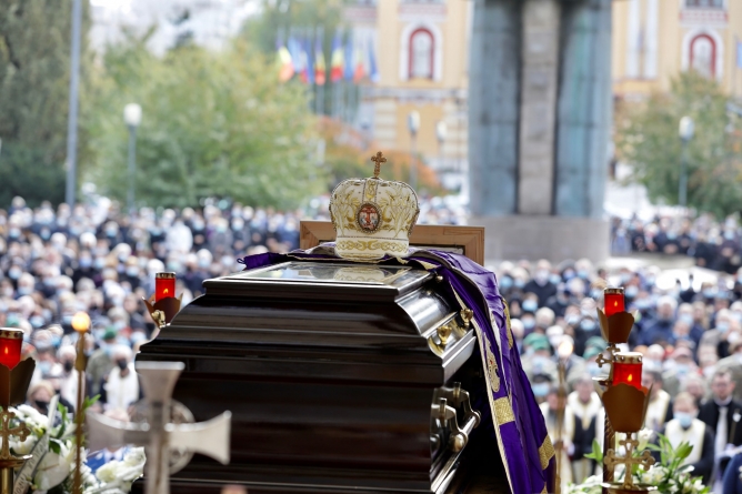 Preasfinţitul Părinte Vasile a fost condus pe ultimul drum (FOTO)