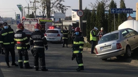 Un accident de circulație:În Baia Mare o tânără în vârstă de 19 ani s-a răsturnat azi cu mașina pe bulevardul Independenței la ieșirea din oraș!(VIDEO ȘI FOTO)