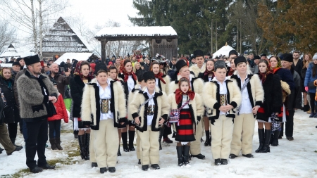 În Sighetu Maramației a avut loc cea de-a 53-a ediție a Festivalului de Datini și Obiceiuri de Iarnă “Marmația” (FOTO)