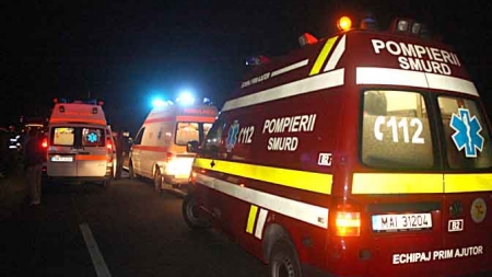 Alertă rutieră de seară: Accident cu un autoturism şi un microbuz! 12 persoane implicate dar din fericire niciuna încarcerată!