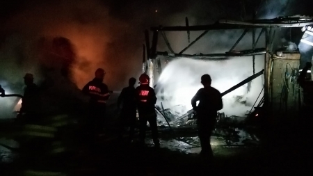 Apel umanitar: Gospodăria unei familii din localitatea Rohia a fost distrusă de un incendiu; Doritorii pot să ofere o mână de ajutor