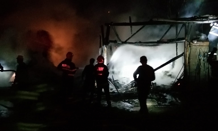 Apel umanitar: Gospodăria unei familii din localitatea Rohia a fost distrusă de un incendiu; Doritorii pot să ofere o mână de ajutor