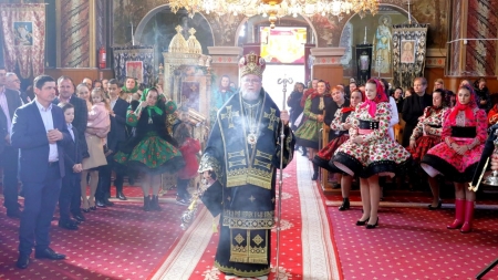 Sfânta Liturghie a Darurilor înainte sfințite în Parohia Bixad (FOTO)