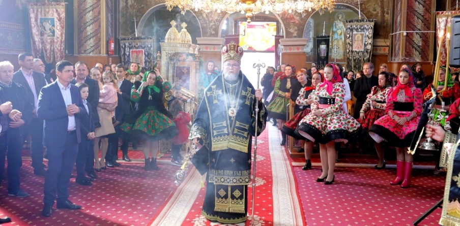 Sfânta Liturghie a Darurilor înainte sfințite în Parohia Bixad (FOTO)