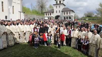 A fost hramul Mănăstirii Habra din Groși; În mijlocul credincioșilor a fost prezent PS Iustin (FOTO)