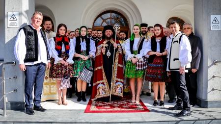 În a doua zi de Paști: PS Timotei Sătmăreanul a săvârșit Sfânta Liturghie arhierească la Catedrala Istorică din Baia Mare (FOTO)