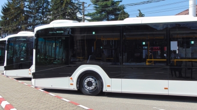 Patru autobuze hybrid s-au dat în folosință în Tăuții Măgherăuș