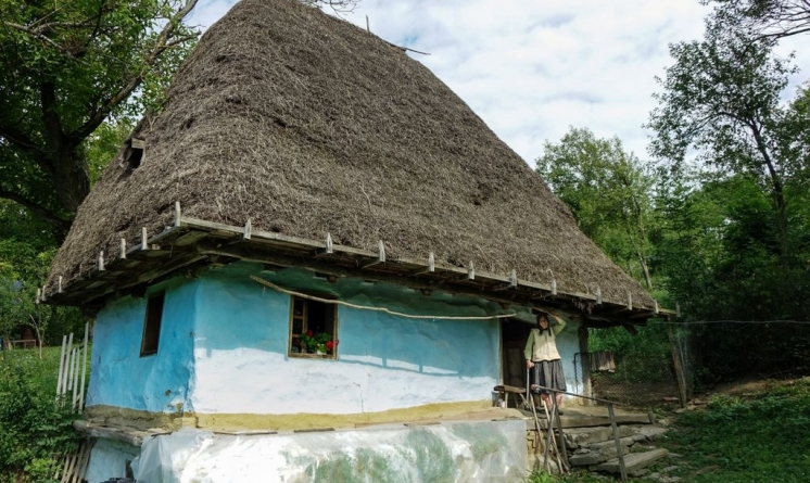 Tanti Iulica, bătrâna monument din Răstoci, a trecut la cele veșnice; Căsuța ei tradițională are 150 de ani