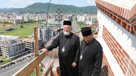 Ierarhii au efectuat două vizite de lucru – la Catedrala Episcopală și la Schitul „Schimbarea la Față” din Baia Mare