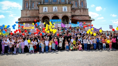 Ziua Copilului a fost sărbătorită și la Catedrala Episcopală din Baia Mare (FOTO)