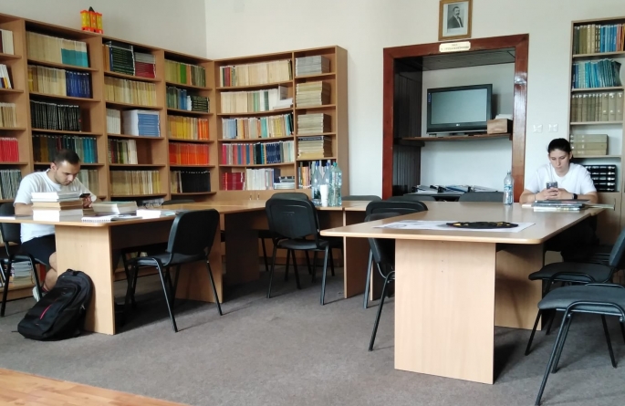 Biblioteca Muzeului Județean de Istorie și Arheologie Maramureș găzduiește și sprijină activitatea elevilor și studenților aflați în practică