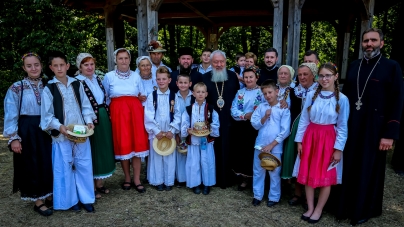 ÎPS Andrei și PS Timotei Sătmăreanul au luat parte la hramul Mănăstirii Oarța de Sus (FOTO)