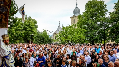 A fost hram și la Mănăstirea Bixad; PS Timotei Sătmăreanul a săvârșit Sfânta și Dumnezeiasca Liturghie (FOTO)