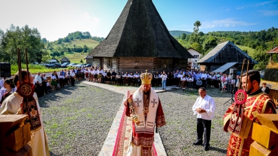 Slujire arhierească la Parohia Strâmtura – Valea Satului (FOTO)