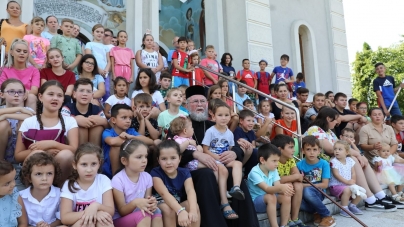 Peste 100 de copii și tineri au participat la tabără organizată în Satu Nou de Sus (FOTO)